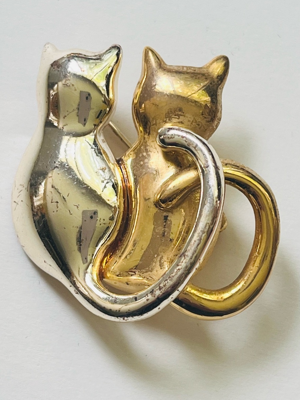 Gold & Silver Two-Tone Cat Brooch - Elegant Pet Lover Accessory